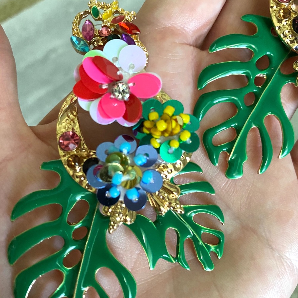 Zara Rio Monstera Earrings - Picture 6 of 7